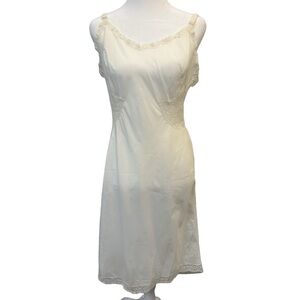 Vintage 1950s Barbizon Ivory Taffreda Full Slip Antique Retro Glam Rockabilly